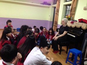 NBK MARILYN TEACHES CLASS ON MUSIC