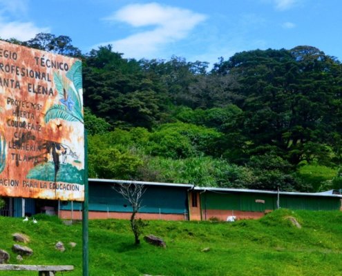 Hands-on learning through service in Costa Rica