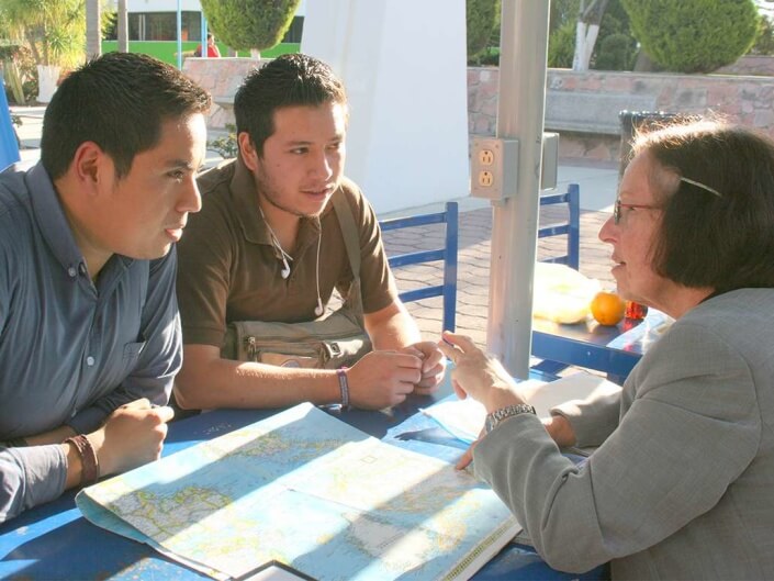 teach English to Mexican students