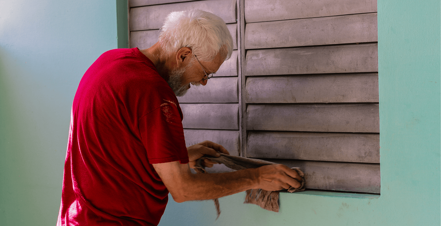 Couple volunteering in Cuba - Labor Projects