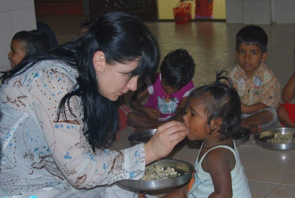 India Thanksgiving volunteer abroad program