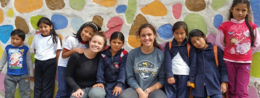 family volunteering in Peru