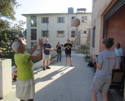 volunteering as a family in Cuba