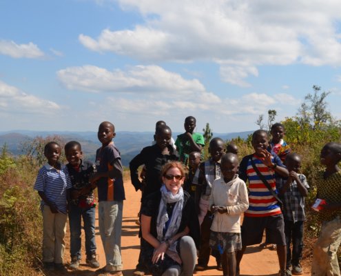 crowdsourcing to volunteer abroad
