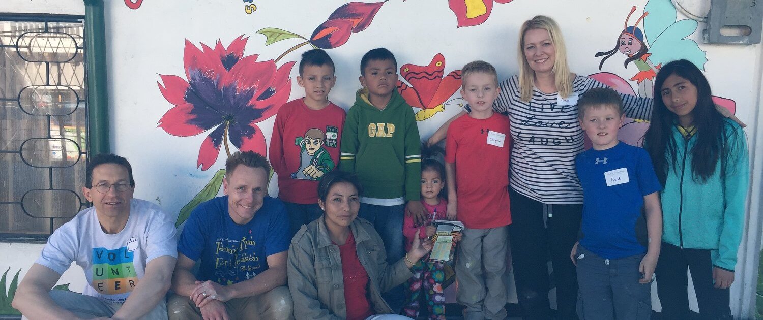 Volunteering with children in Ecuador