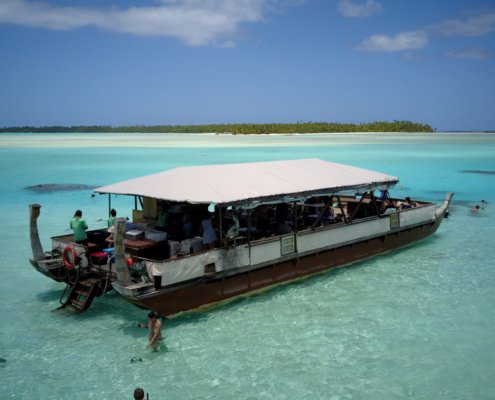 There are many boat ride options around the Cook Islands.