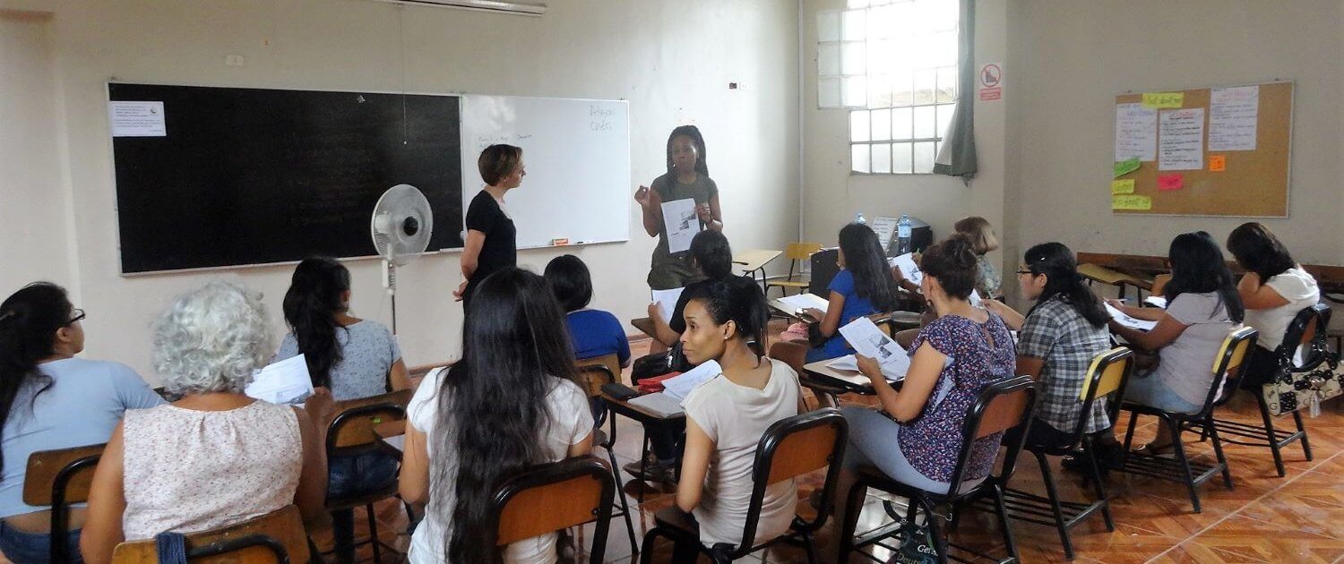international-Volunteers-Alison-Wilcox-and-Cheri-Spinber-teaching-English-to-women-in-Peru