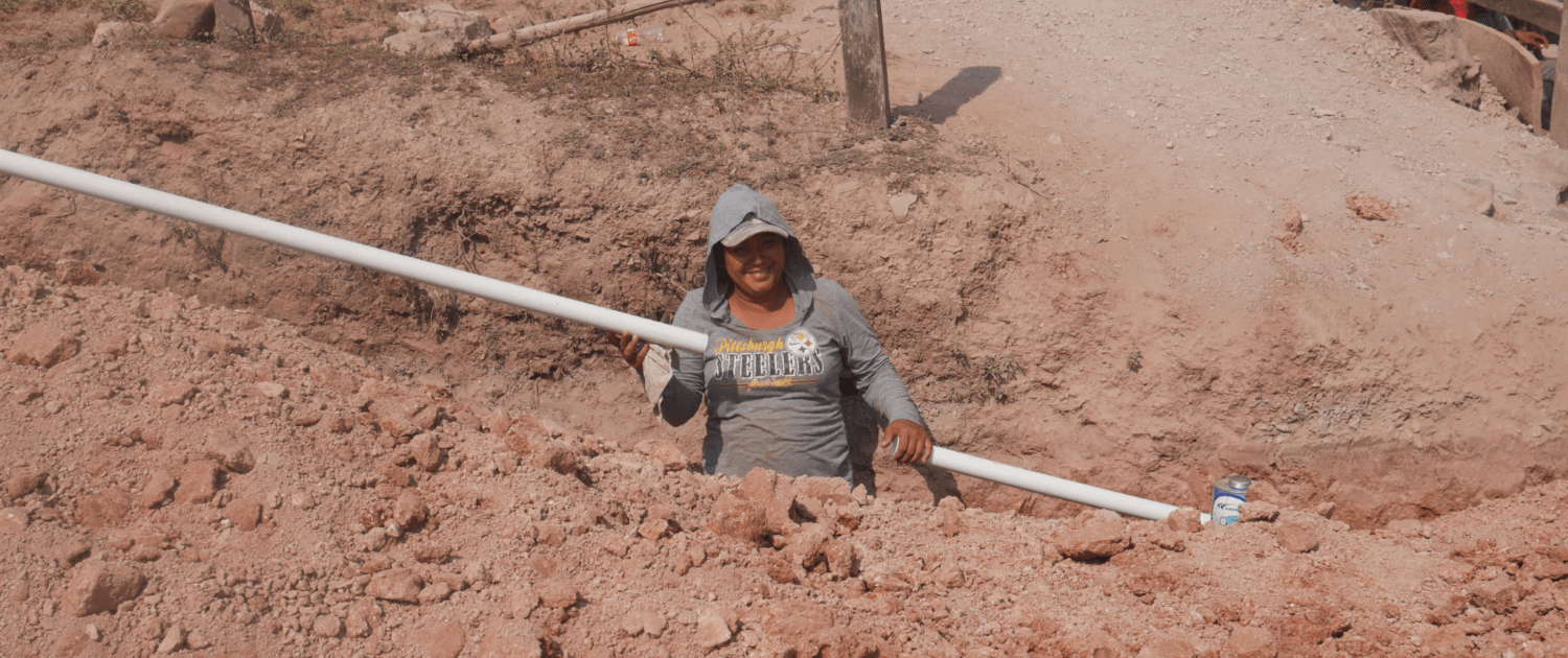 Esperança‘ helped Aura Gutierrez' community in Nicaragua build a water system.