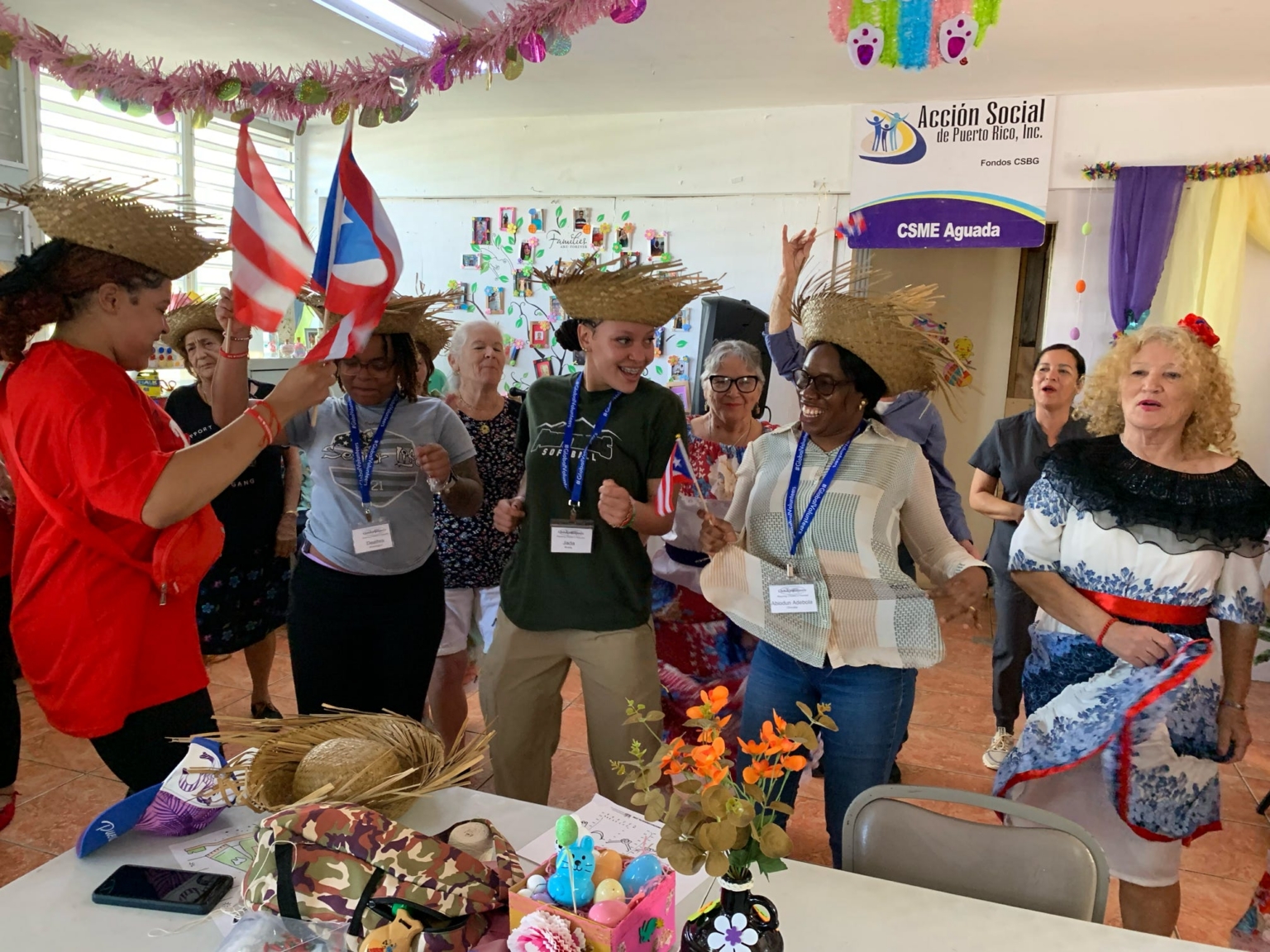 Volunteers immerse into Puerto Rican culture
