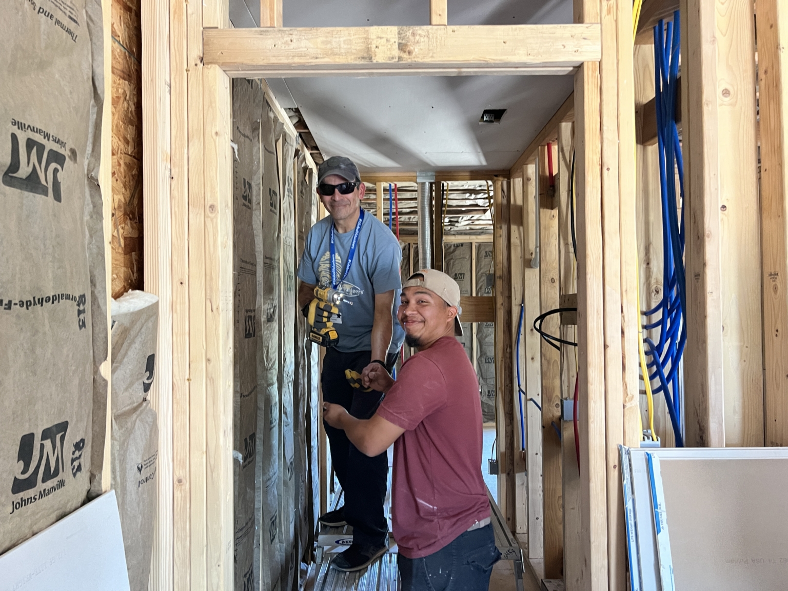 Volunteer Damon Leon Proyecto Azteca in Texas